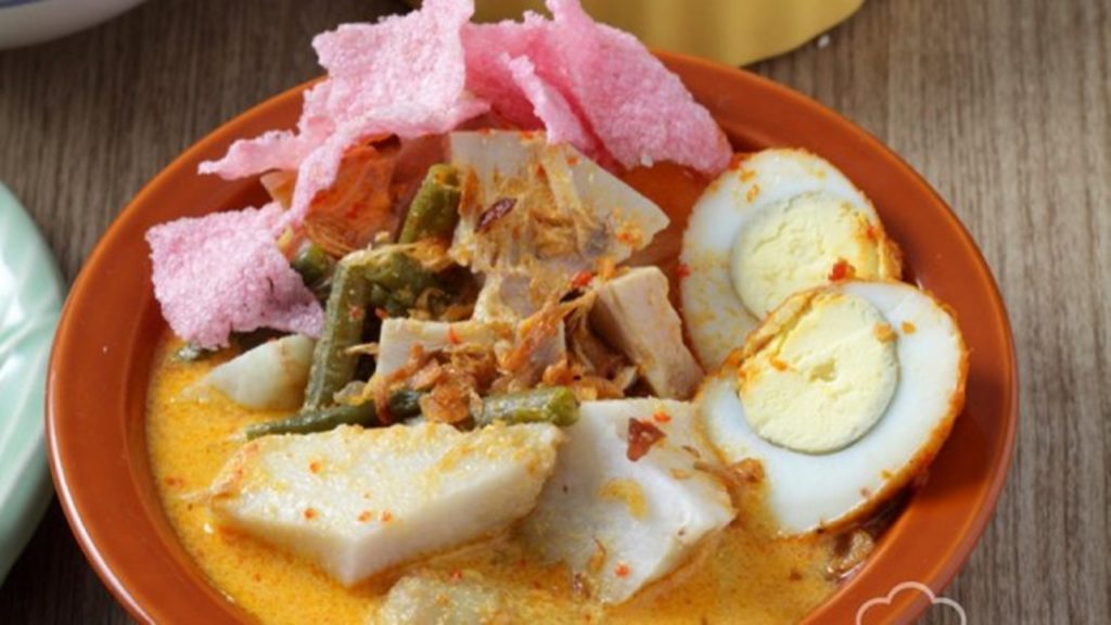 7 Jenis Hidangan Ketupat Khas Indonesia