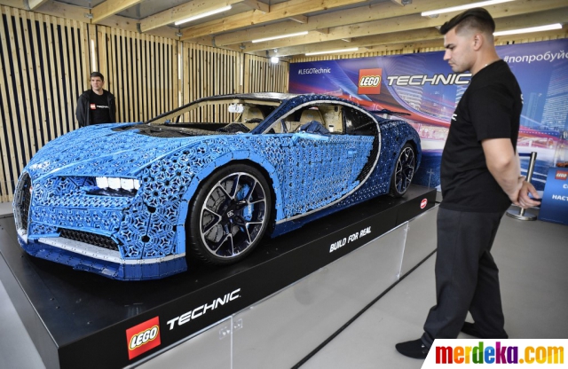 Wujud Supercar Bugatti Chiron Terbuat dari Lego