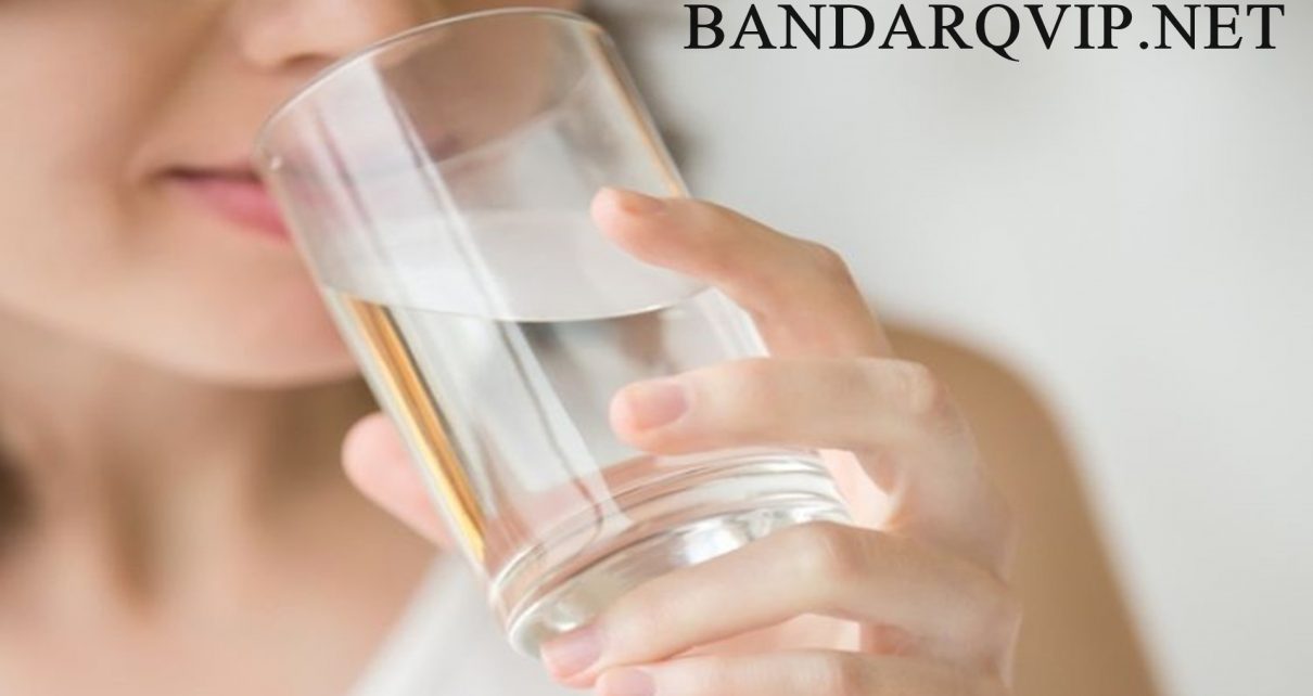 8 Waktu Terbaik Minum Air Putih