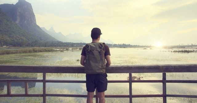 6 Tips Menghemat Pengeluaran saat Traveling ke Luar Negeri untuk Pertama Kali 