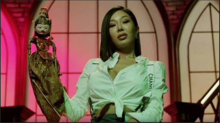 Rapper Korea Jessi Tampilkan Wayang dalam Video Musik 'Drip'