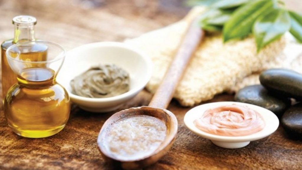 7 Bahan Makanan Yang Bisa Jadi Skincare Alami
