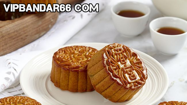 Mengenal Mooncake, Kue Bulan untuk Sambut Musim Gugur
