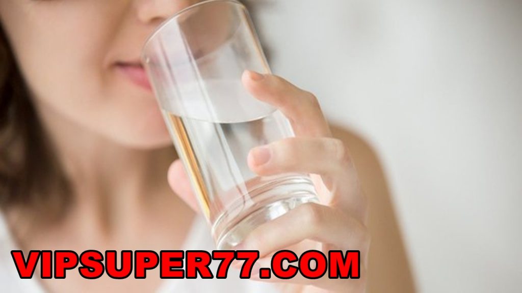 Cara Agar Kamu Bisa Minum Lebih Banyak Air Putih 