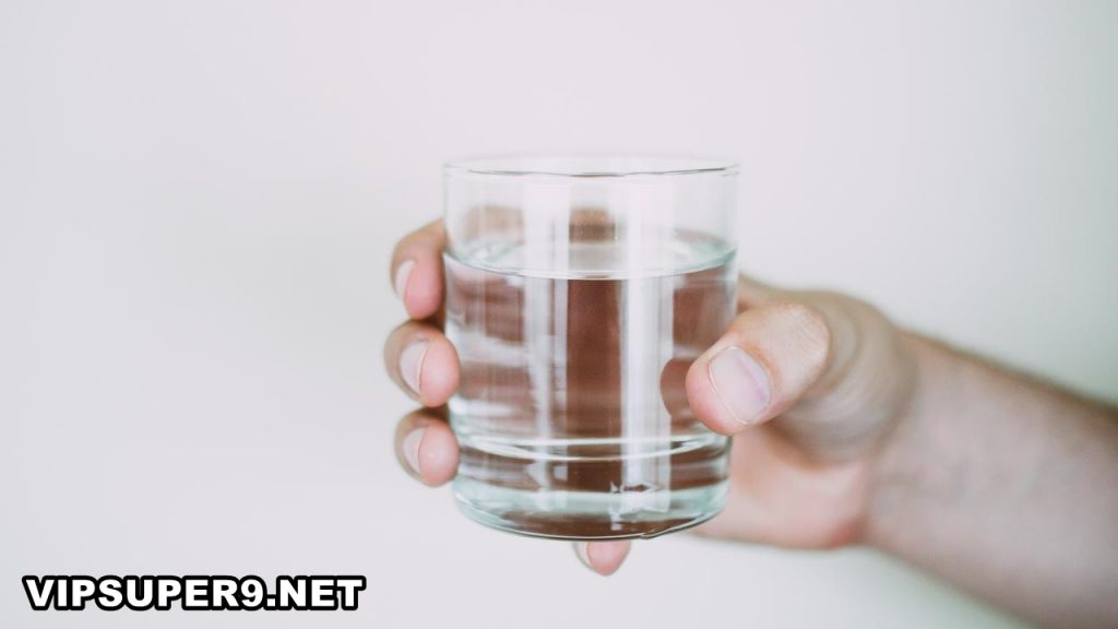 Manfaat Minum Air Hangat untuk Kesehatan Bisa Turunkan Berat Badan