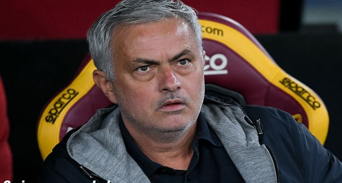 Fans AS Roma Mulai Muak dengan Jose Mourinho