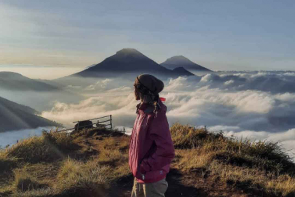 Keindahan Gunung Bismo di Wonosobo