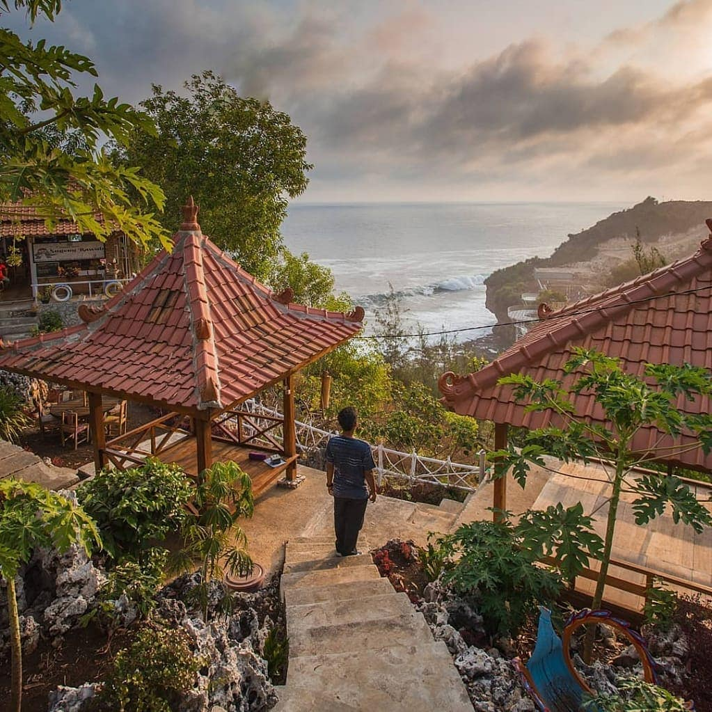 Rekomendasi Tempat Makan Pinggir Pantai Jogja