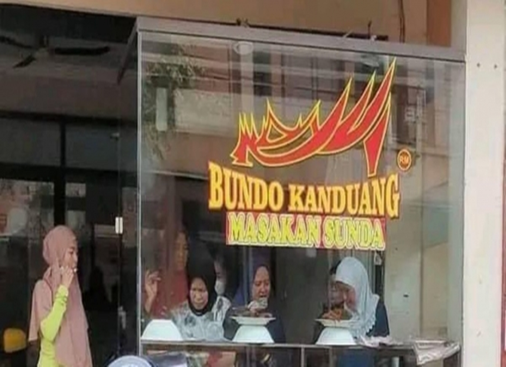 Nama Restoran Ini Bisa Bikin Pembeli Bingung