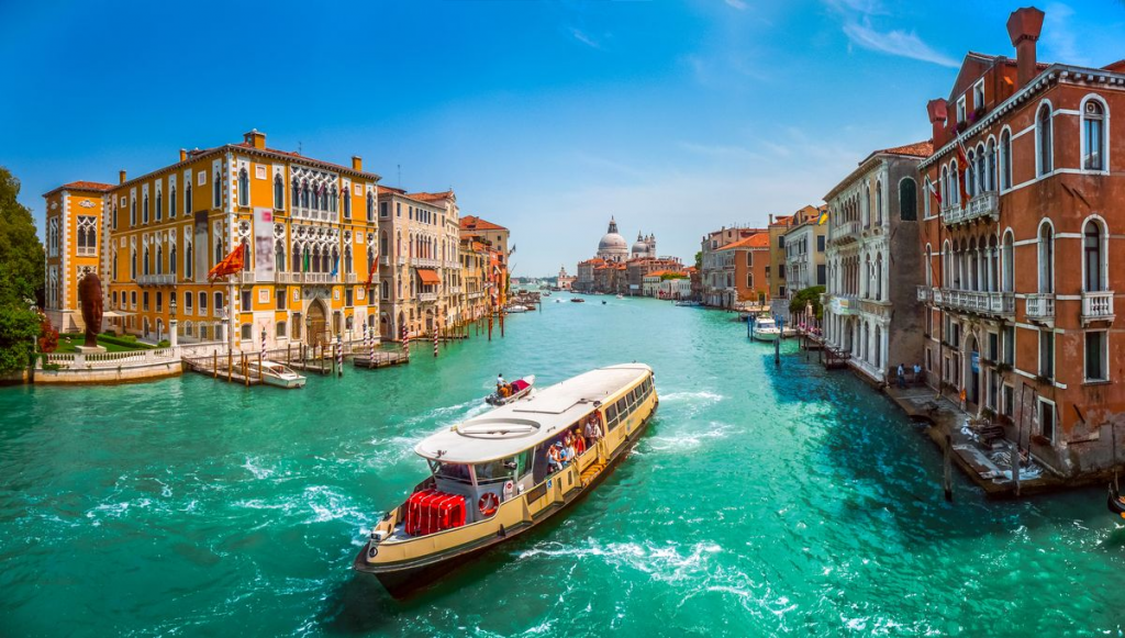 Lebih Mengenal Kota Venesia di Italia