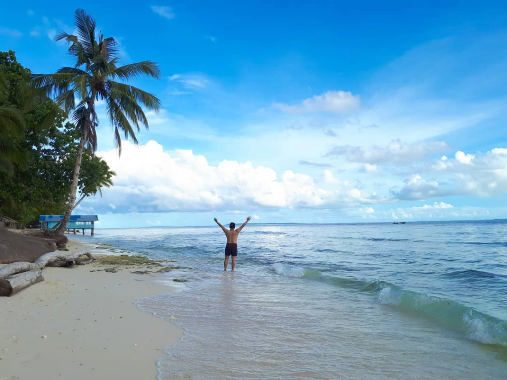 5 Pantai Indah di Biak Numfor Papua