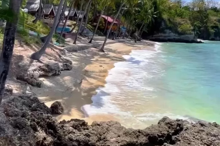 Keindahan Pantai Tanjung Tihu di Gorontalo