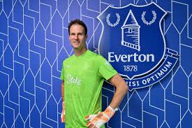 Asmir Begovic rejoins Everton ...